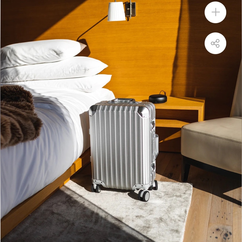 MVST TREK ALUMINUM Suitcase Silver Carryon